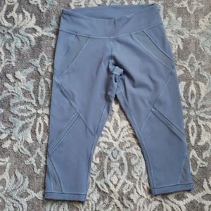 LULULEMON capris